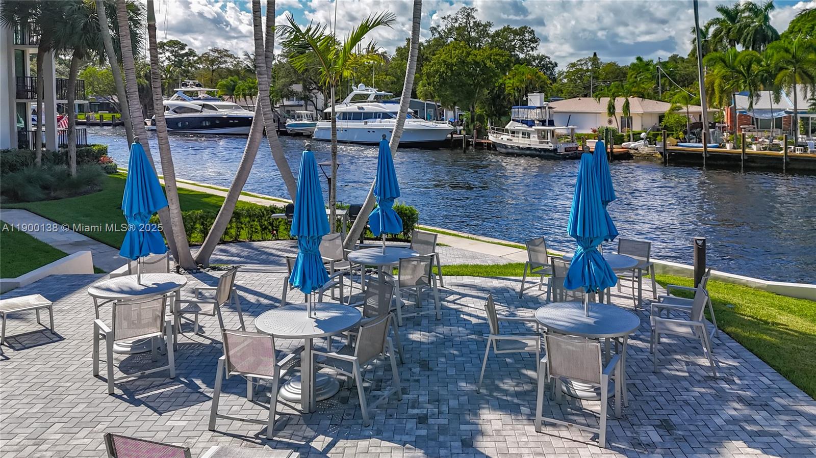 RIVER REACH CONDOMINIUM V - Residential Lease