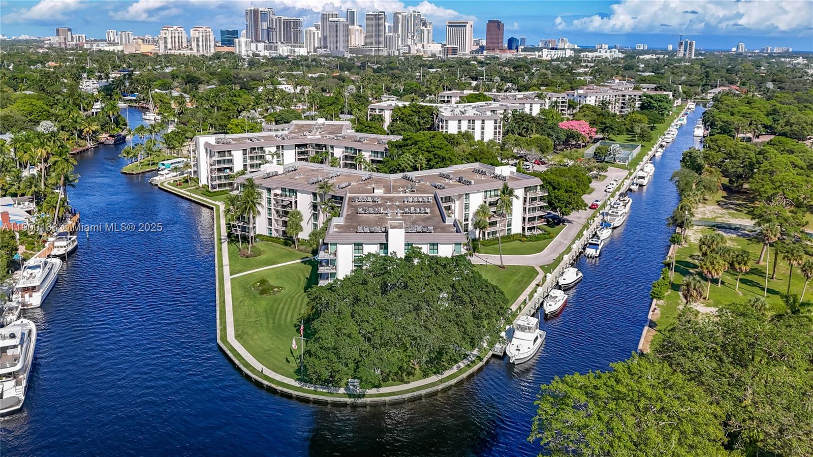 RIVER REACH CONDOMINIUM V - Residential Lease