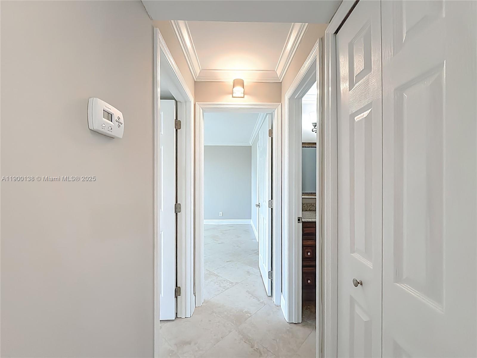 RIVER REACH CONDOMINIUM V - Residential Lease