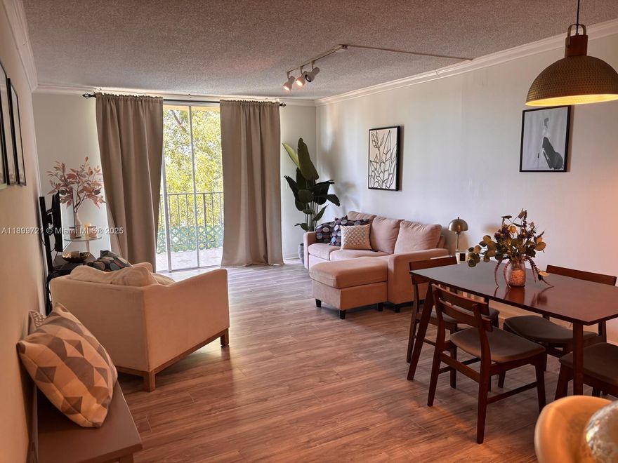 BEAUTIFULLY RENOVATED! Large 1 bed 1 bath. Rented at 1700 tenant ready to renovate if buyer its investor. Cash ONLY