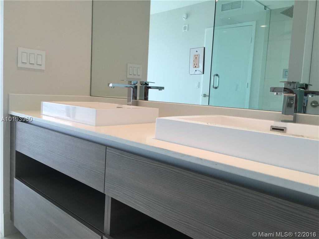 ICON BAY - Residential Lease