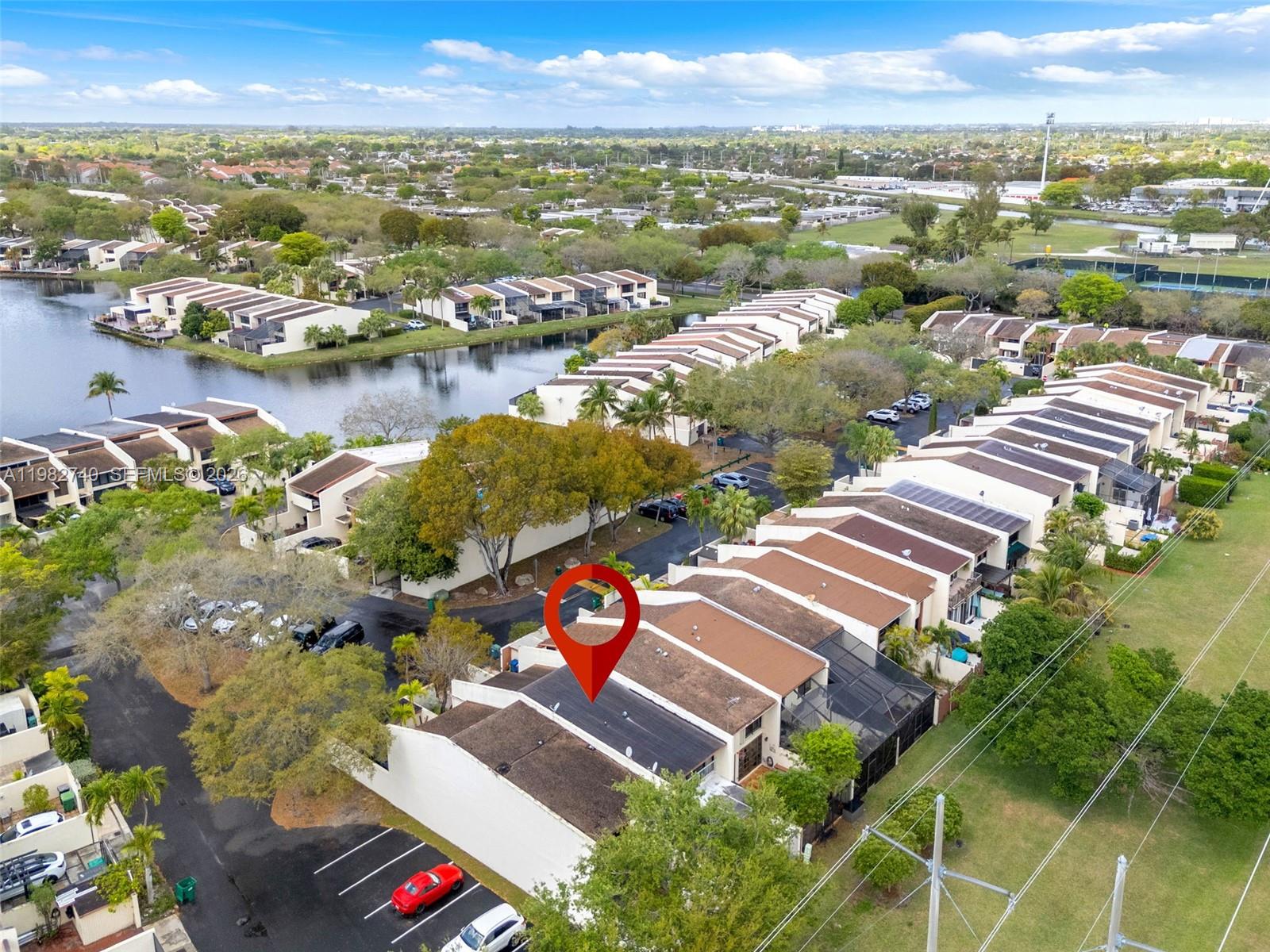 SUNSET PARK LAKE VILLAS S - Residential