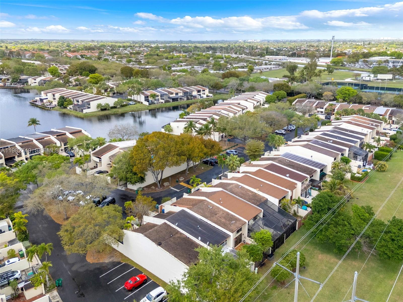 SUNSET PARK LAKE VILLAS S - Residential