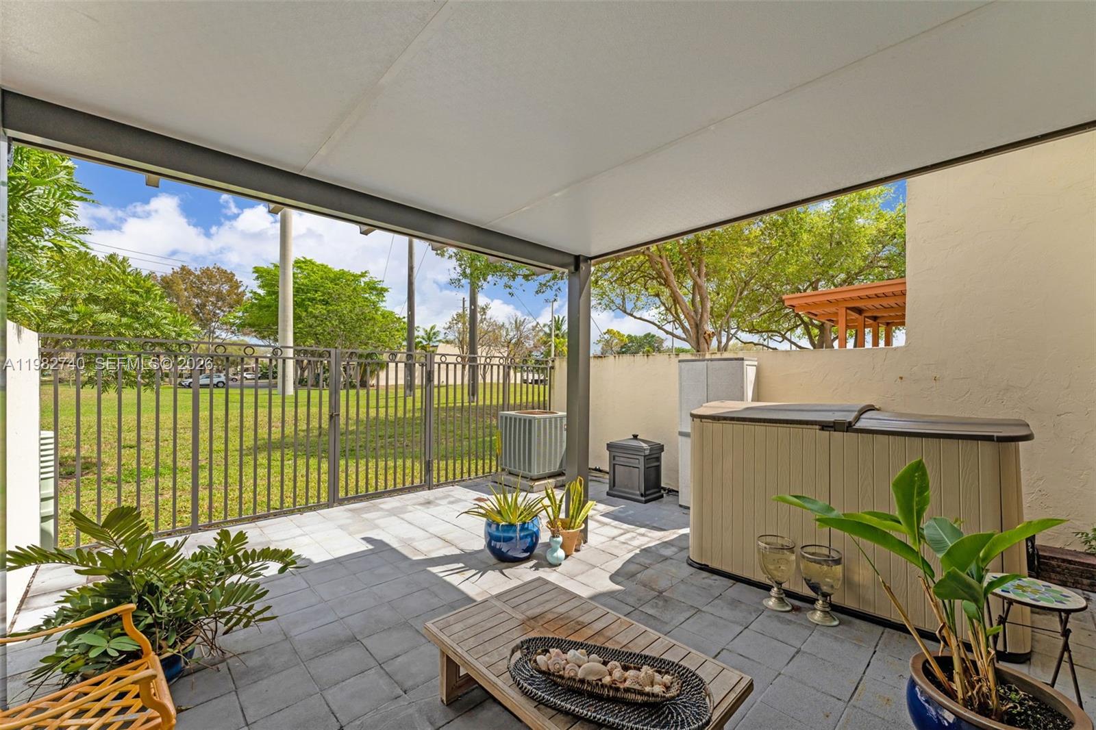 SUNSET PARK LAKE VILLAS S - Residential