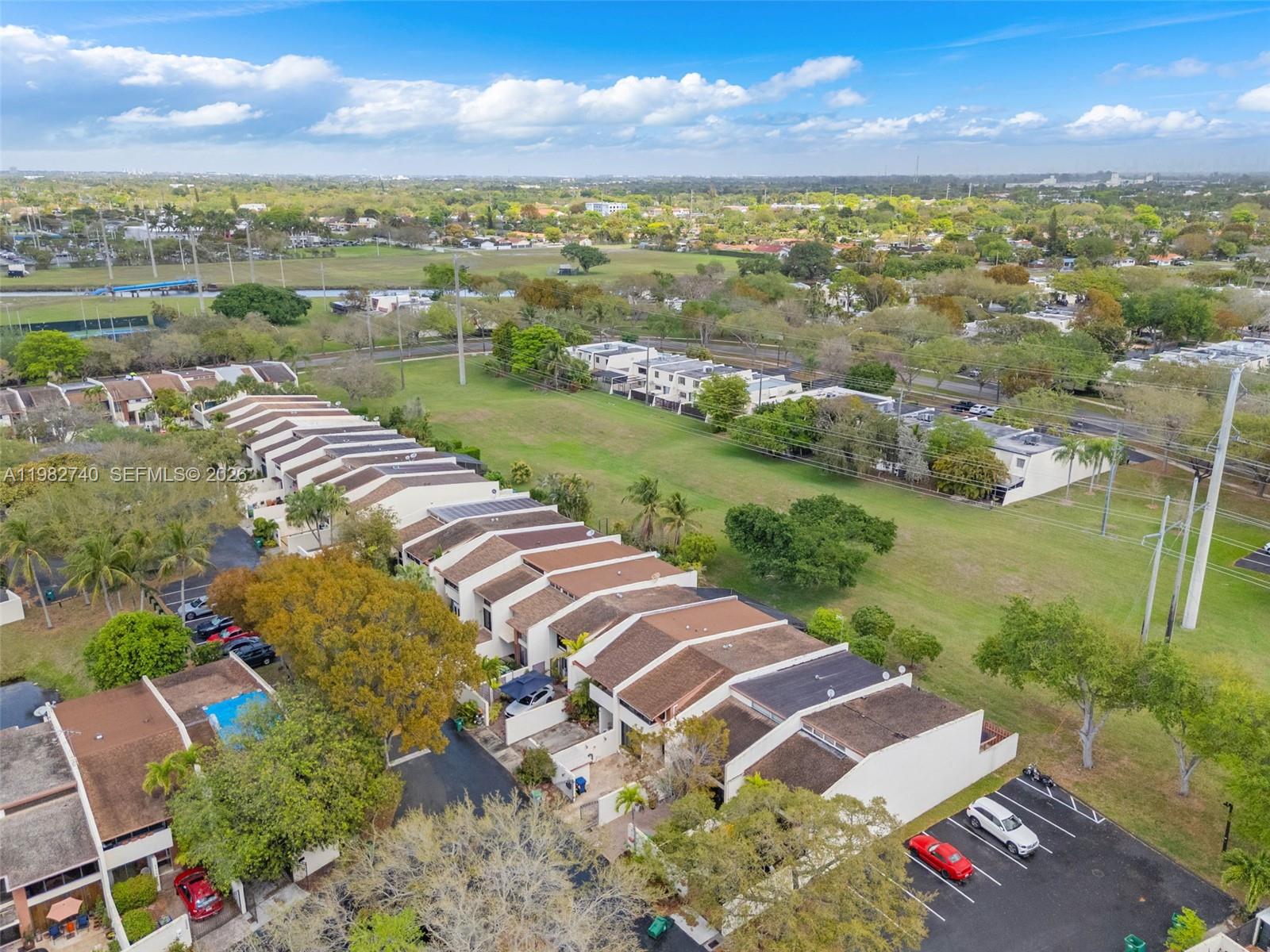 SUNSET PARK LAKE VILLAS S - Residential