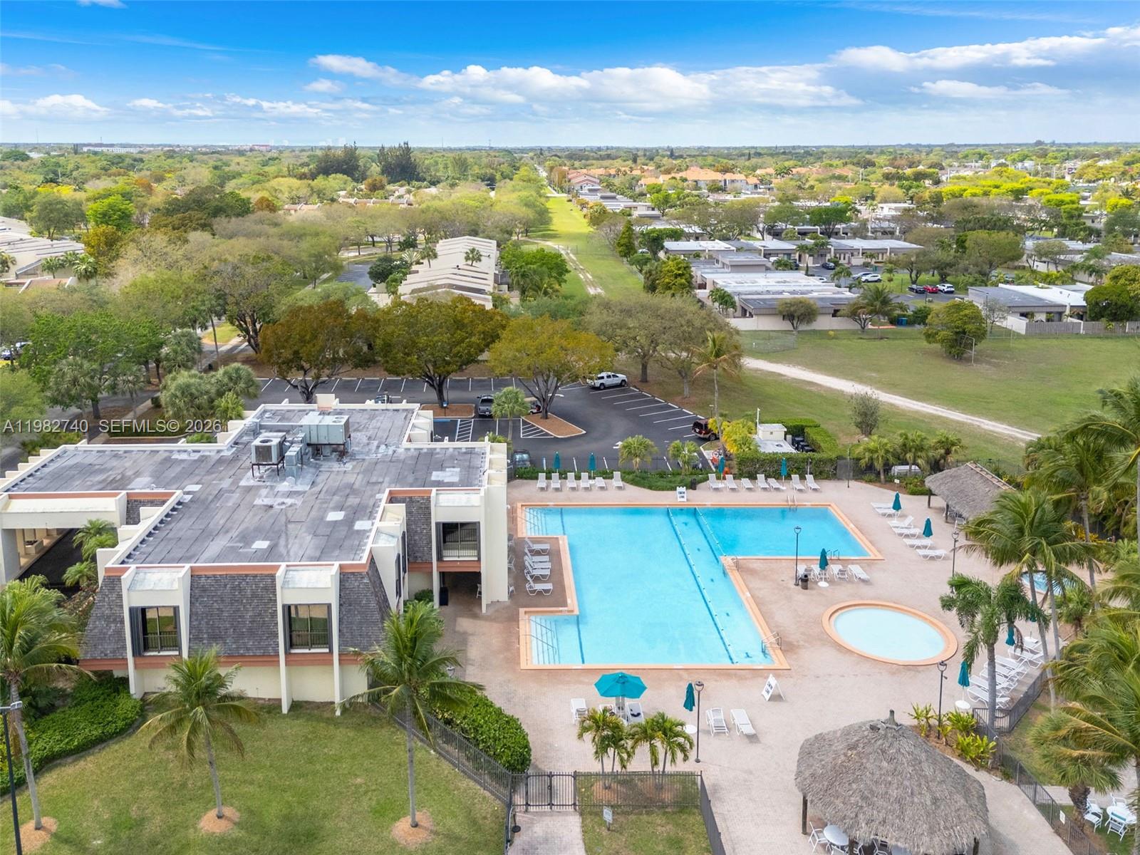 SUNSET PARK LAKE VILLAS S - Residential