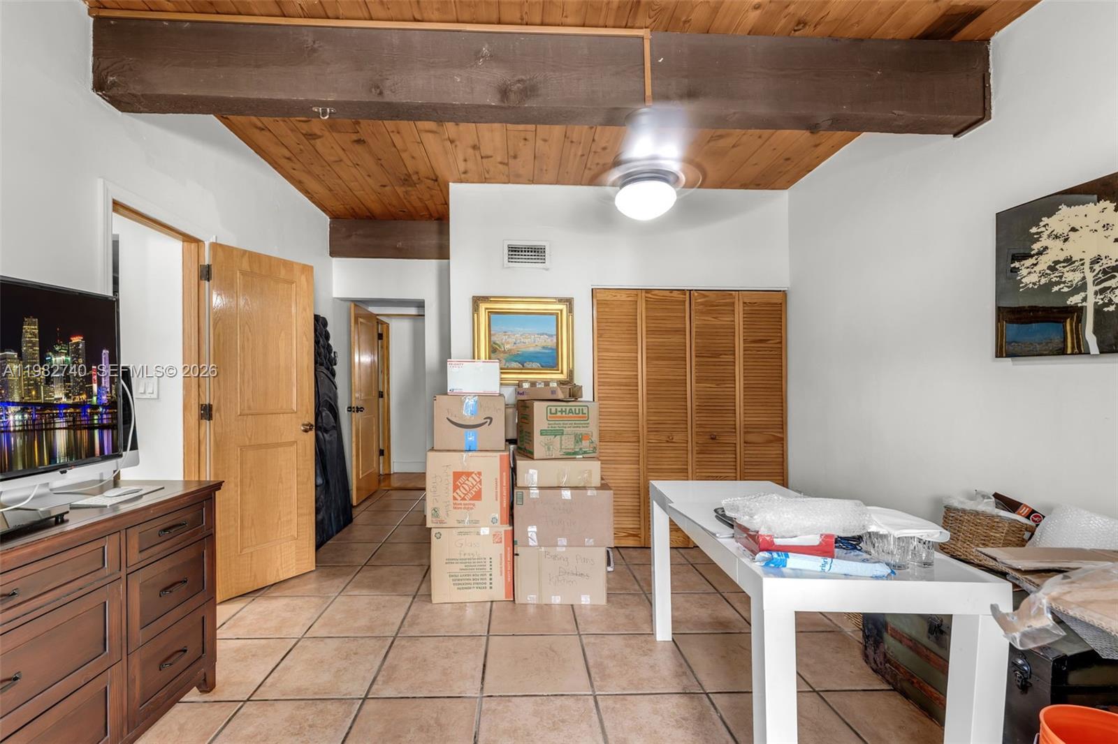 SUNSET PARK LAKE VILLAS S - Residential