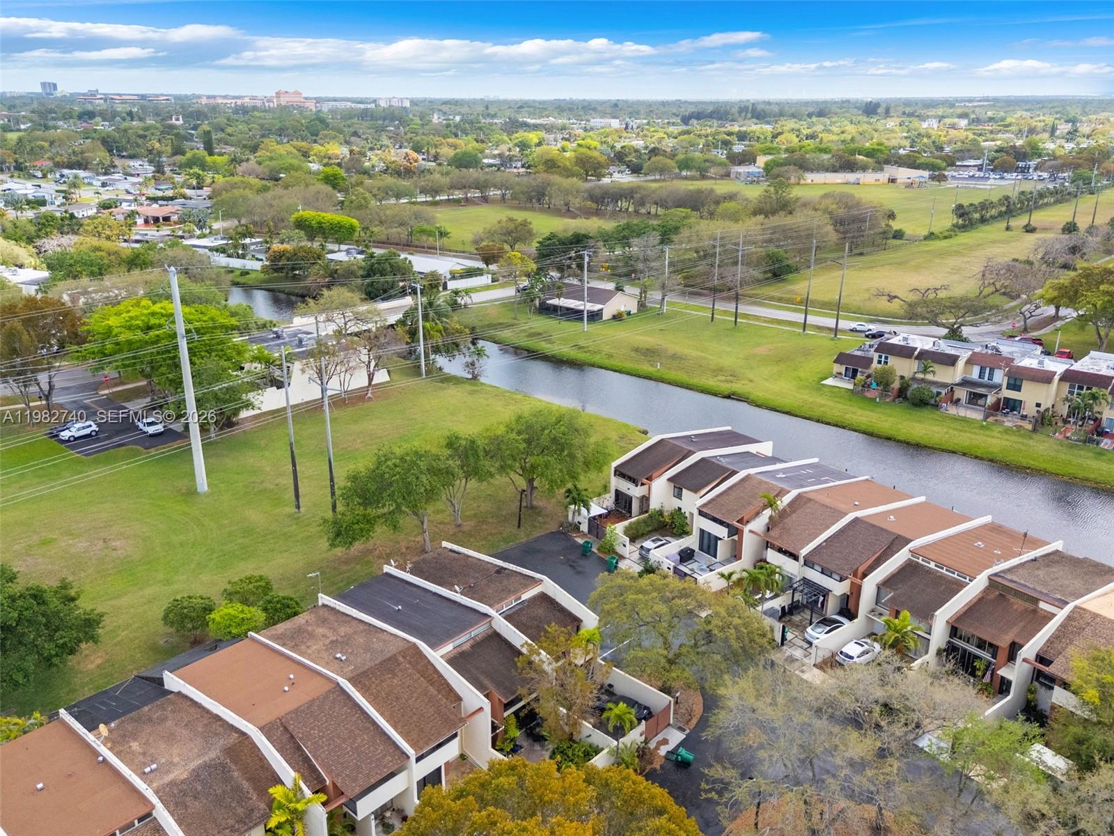 SUNSET PARK LAKE VILLAS S - Residential