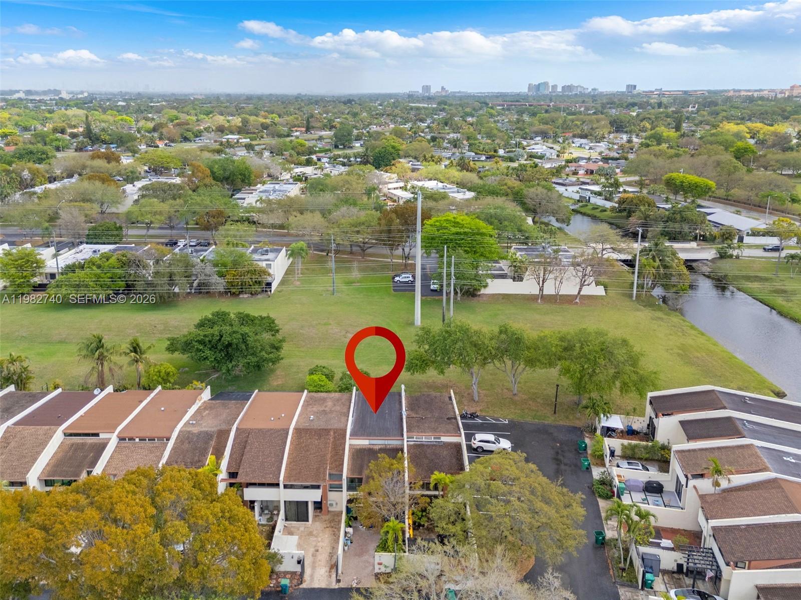 SUNSET PARK LAKE VILLAS S - Residential