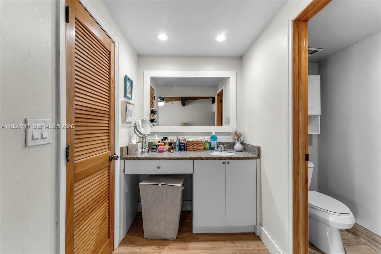 SUNSET PARK LAKE VILLAS S - Residential