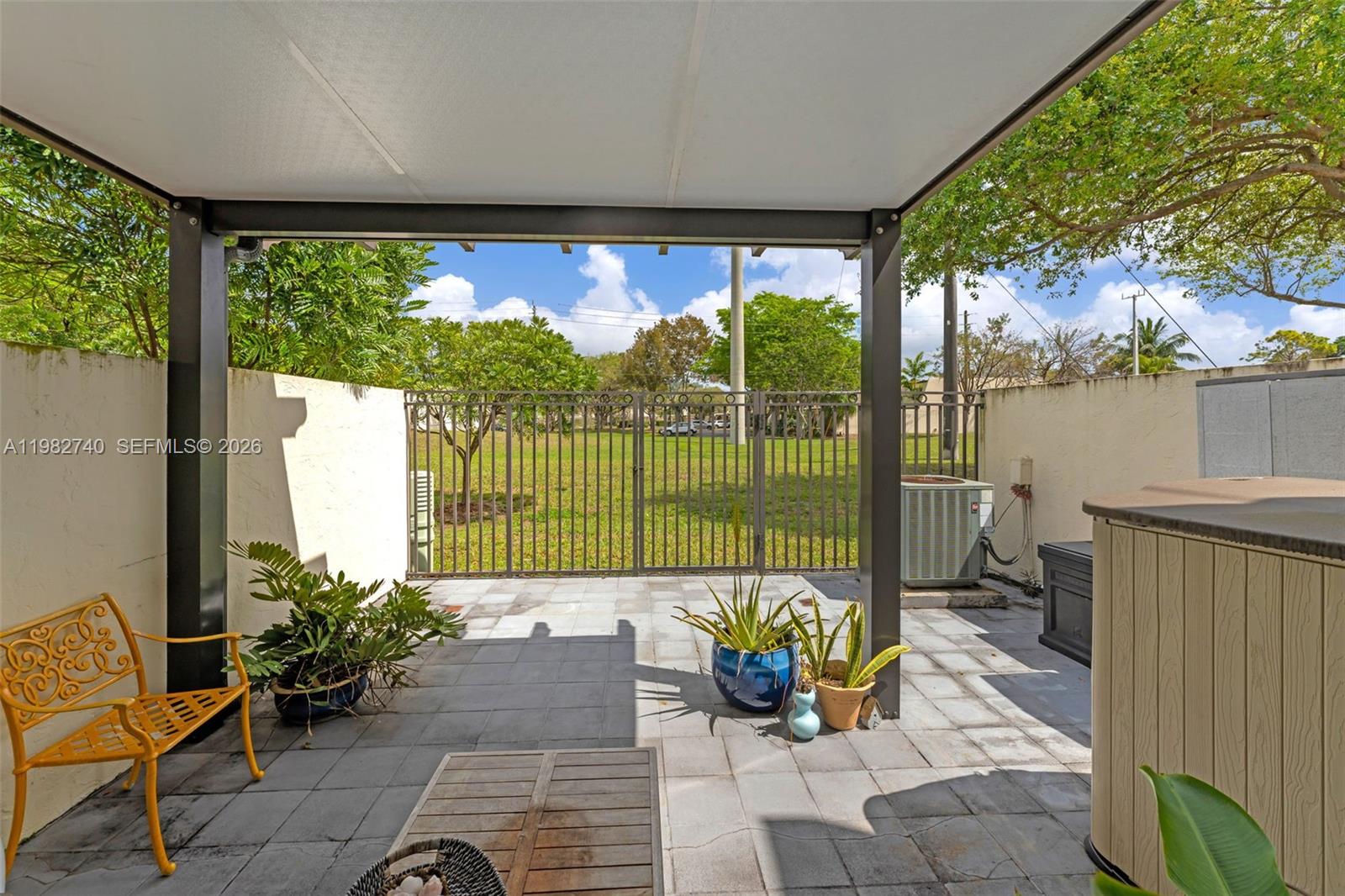 SUNSET PARK LAKE VILLAS S - Residential