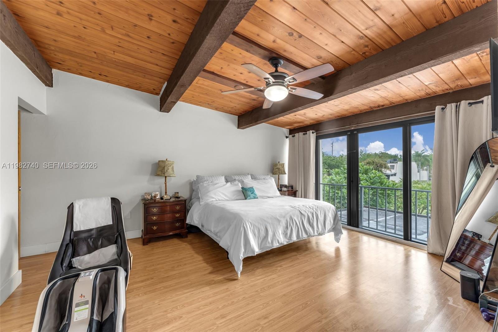 SUNSET PARK LAKE VILLAS S - Residential