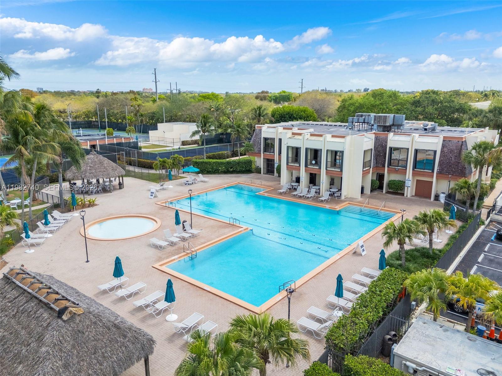 SUNSET PARK LAKE VILLAS S - Residential