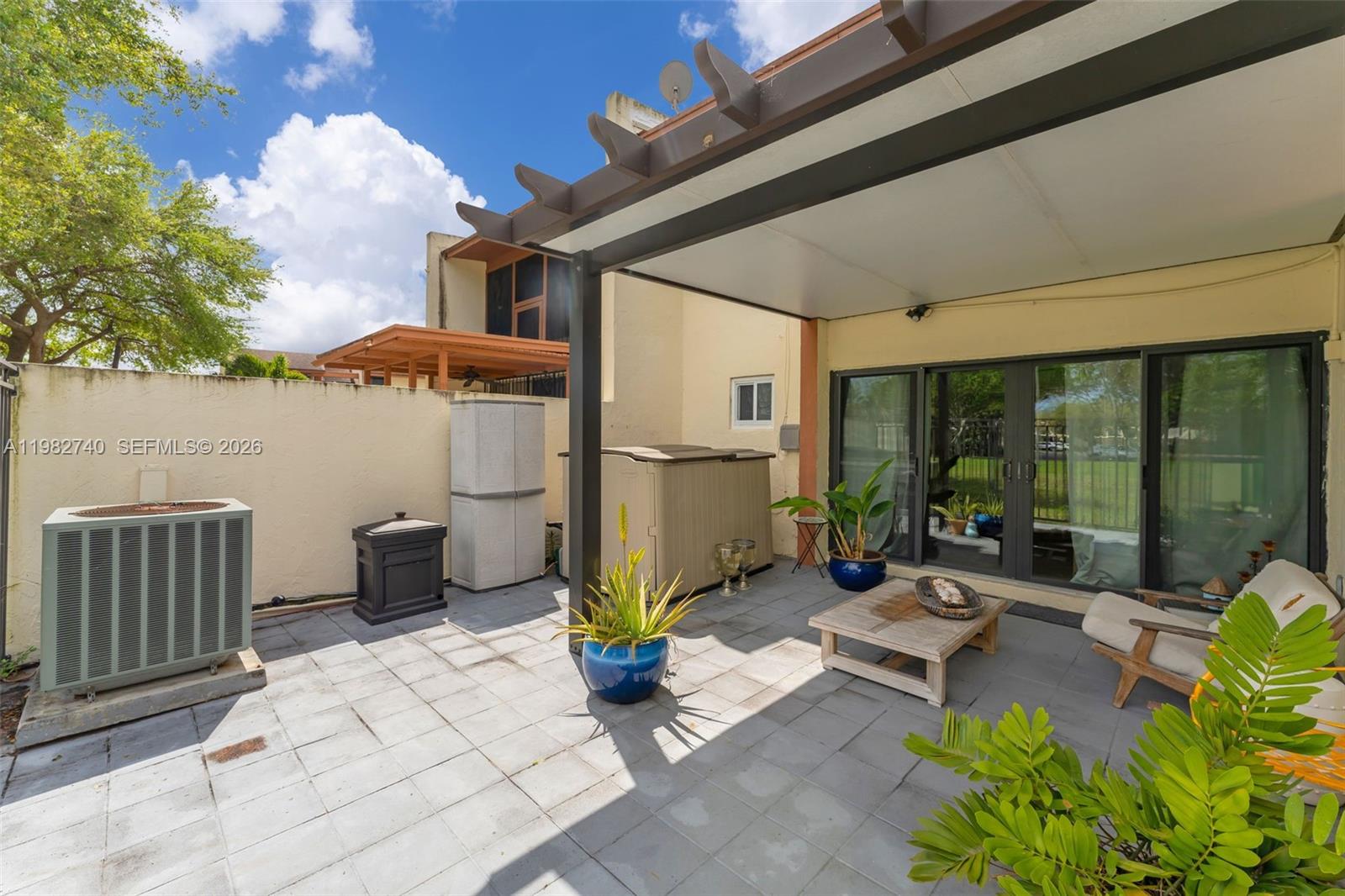 SUNSET PARK LAKE VILLAS S - Residential