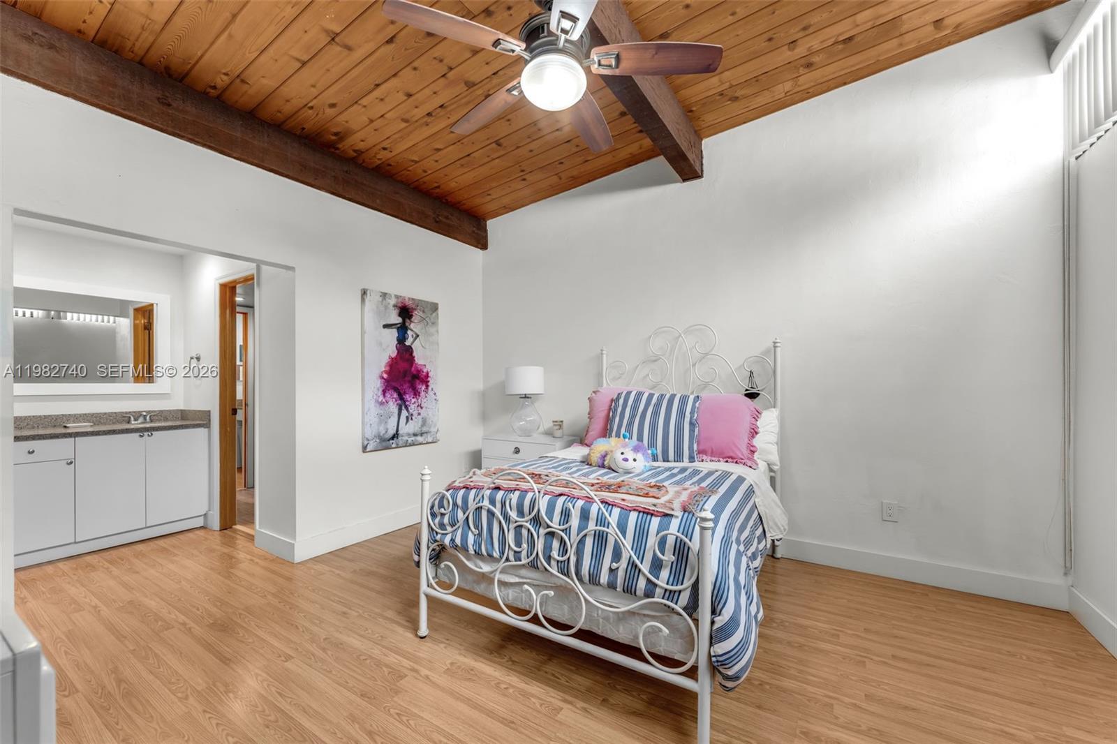 SUNSET PARK LAKE VILLAS S - Residential