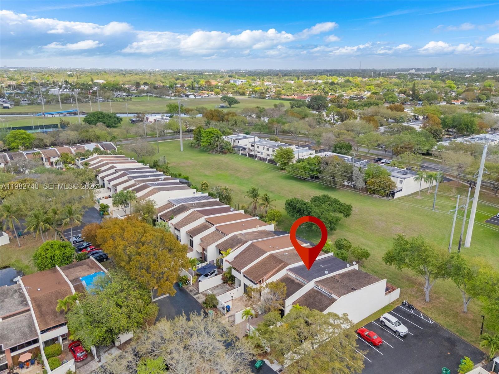 SUNSET PARK LAKE VILLAS S - Residential