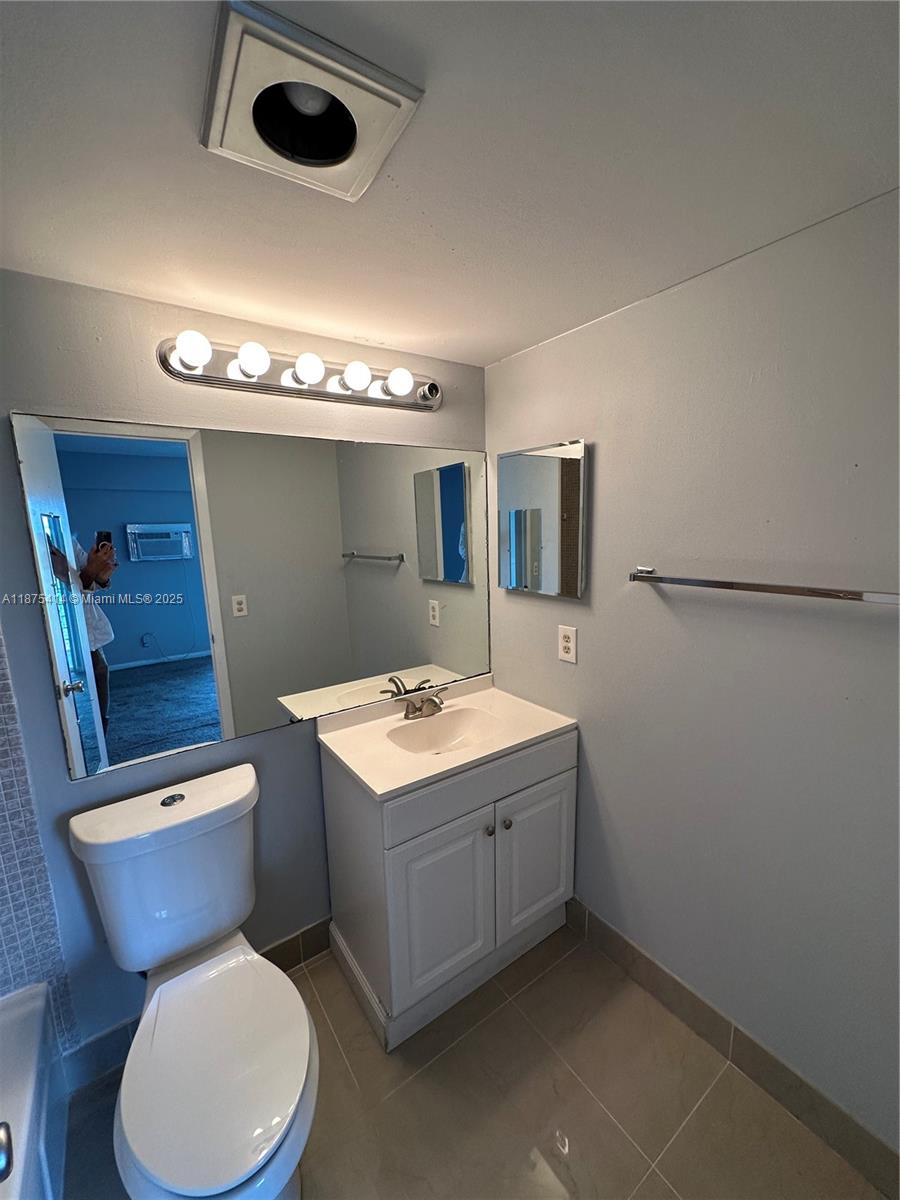CENTURY VILLAGE - Residential Lease