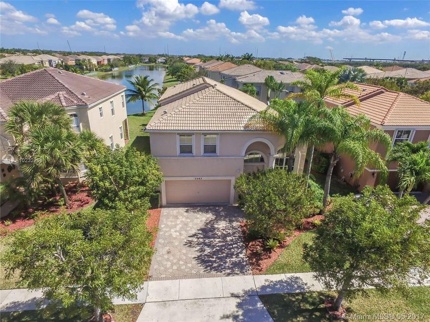 SHORT SALE APPROVED AT FULL PRICE! FABULOUS CAMBRIA MODEL WITH LAKE VIEW!  OPEN & SPACIOUS TRILEVEL FLOUR PLAN. FANTASTIC GOURMET KITCHEN MAPLE WOOD CABINETS, GRANITE TOPS & STAINLESS STEEL APPLIANCES. EXTENDED COVERED PATIO; 1 BEDROOM WITH FULL BATH DOWNSTAIRS. HUGE MASTER BEDROOM WITH BIG SITTING AREA. THIS IS A SHORT SALE AND ALL TERMS AND CONDITIONS ARE SUBJECT TO LENDER'S APPROVAL. PLEASE READ AND USE ALL THE ATTACHED FORMS.