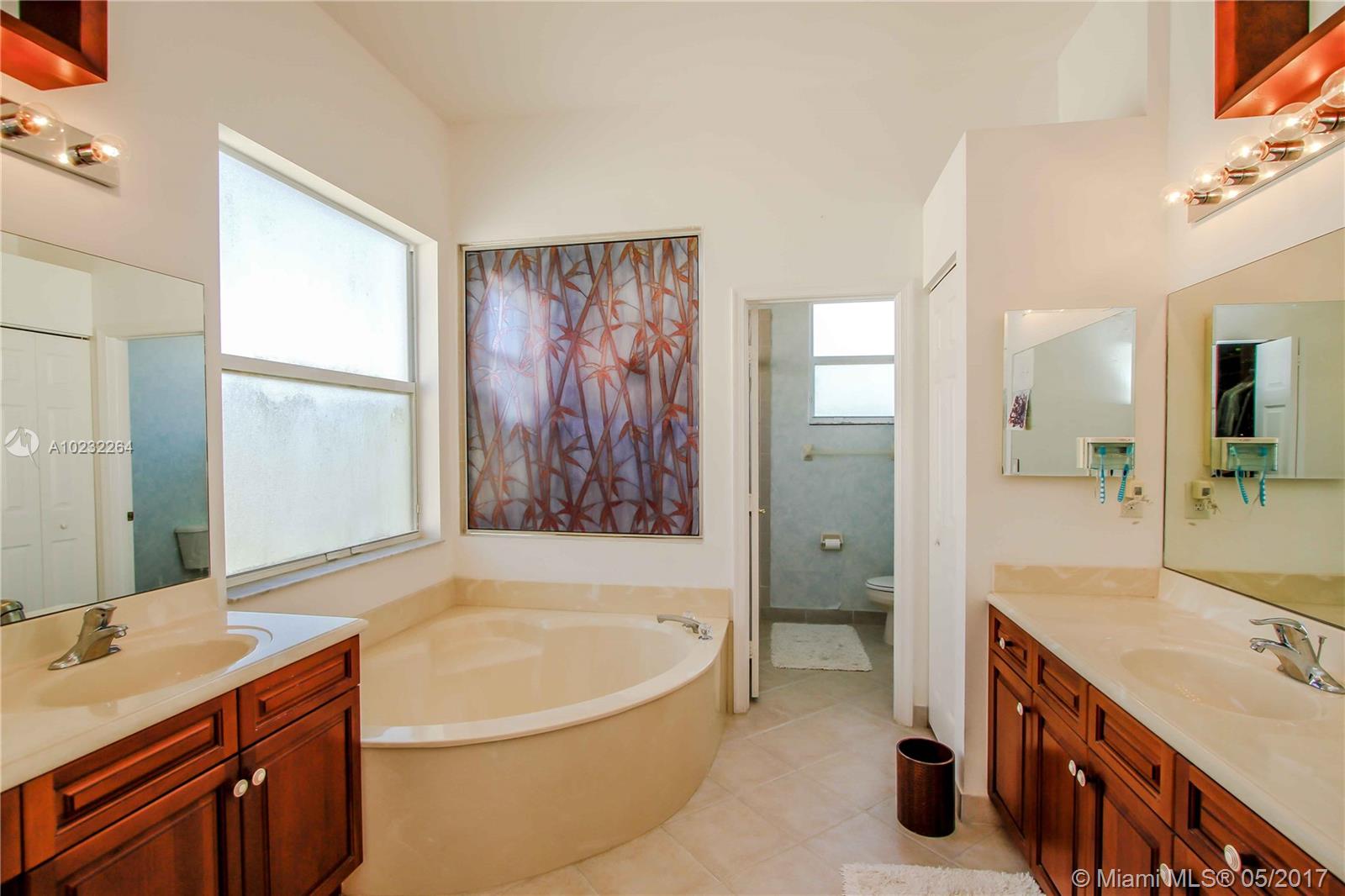 RIVIERA ISLES II - Residential