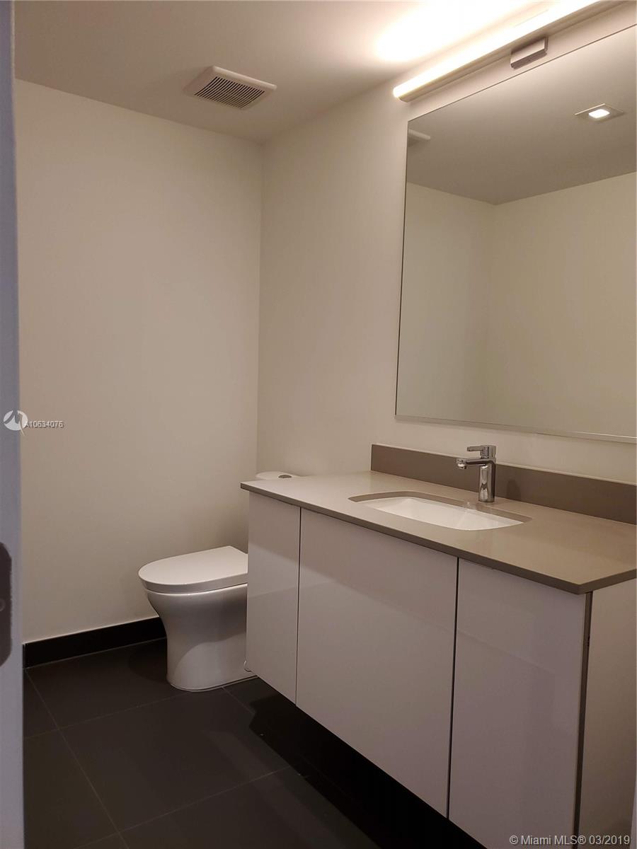 CANVAS COMDOMINIUM - Residential Lease