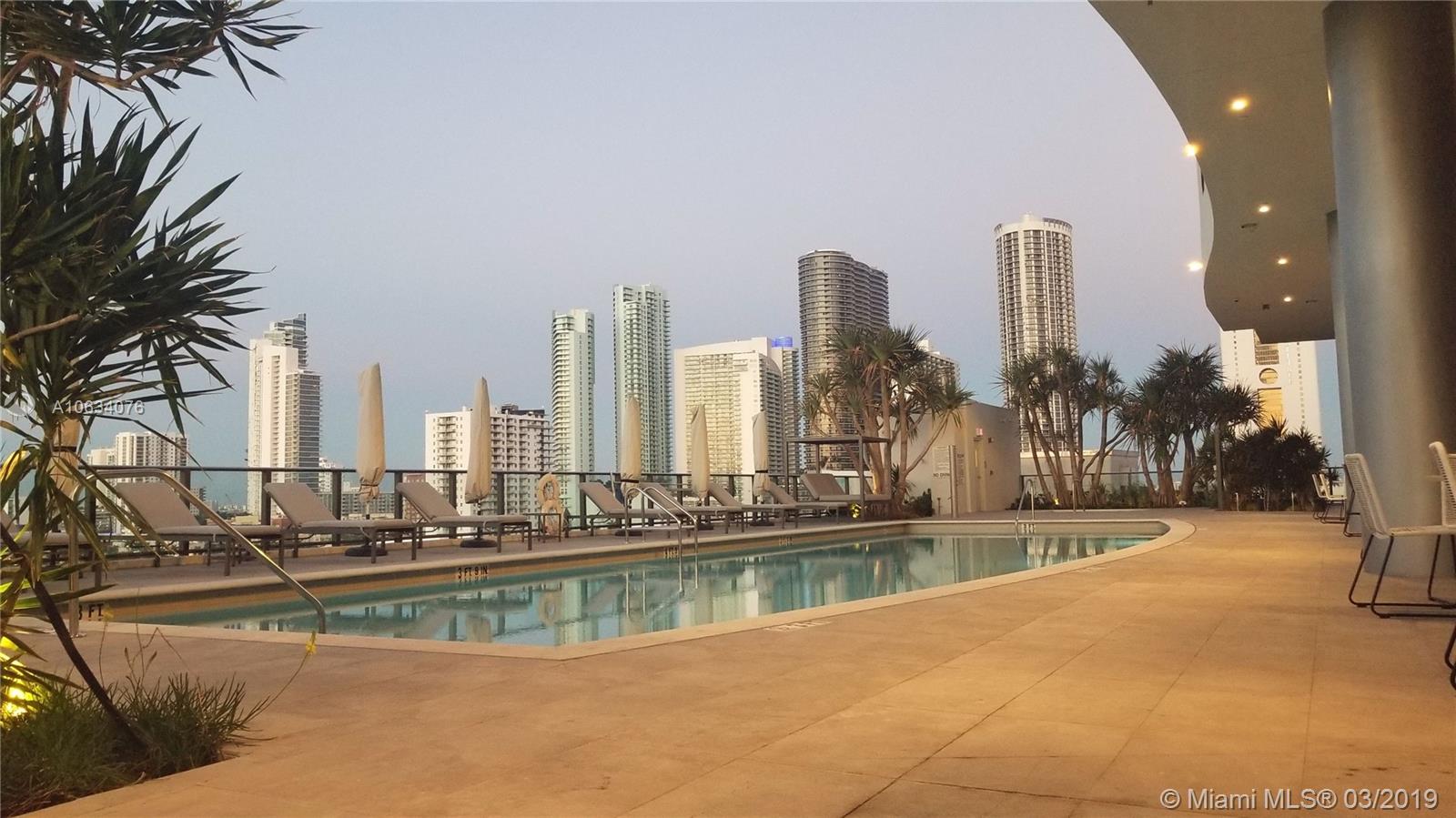 CANVAS COMDOMINIUM - Residential Lease