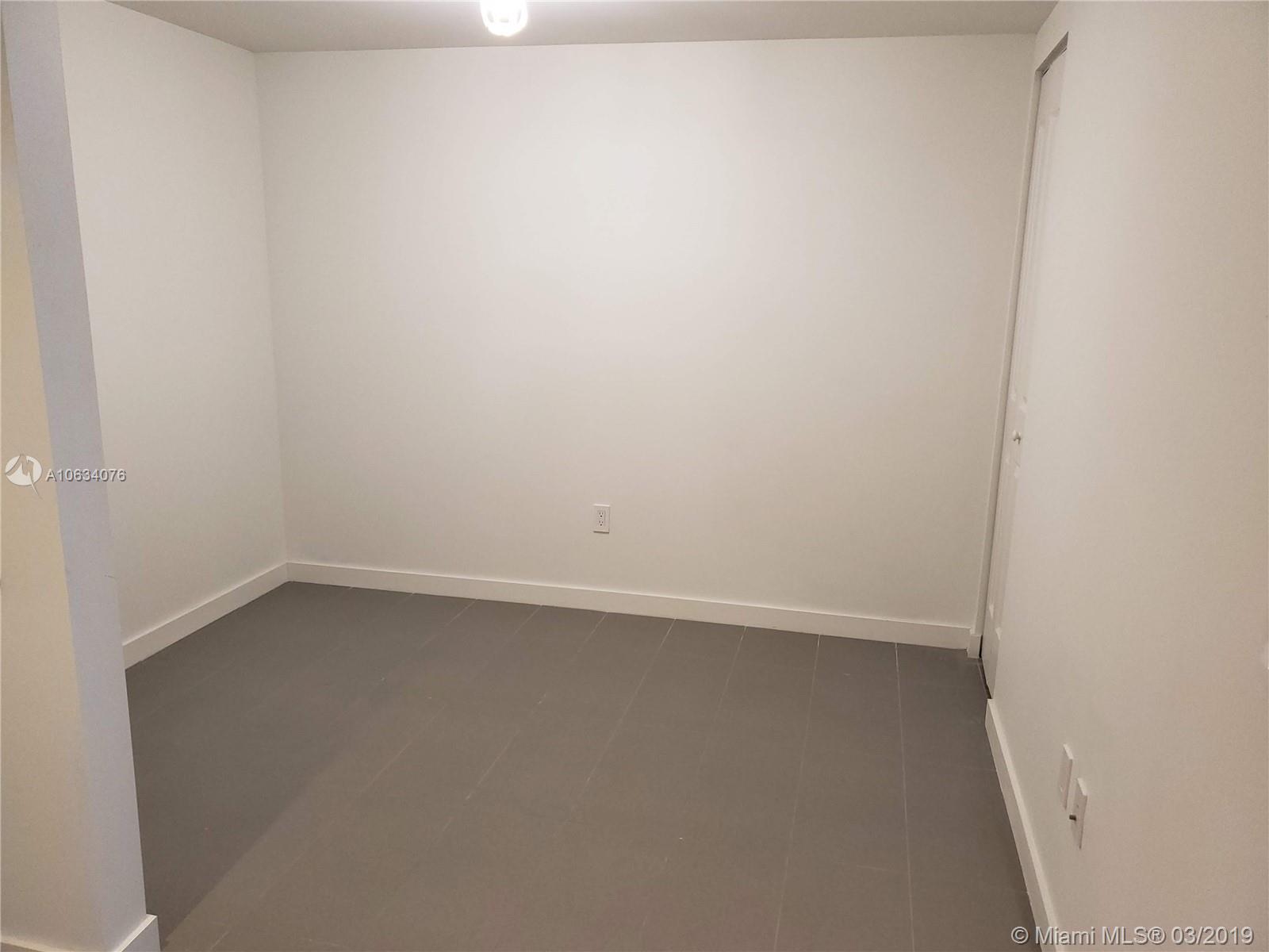 CANVAS COMDOMINIUM - Residential Lease