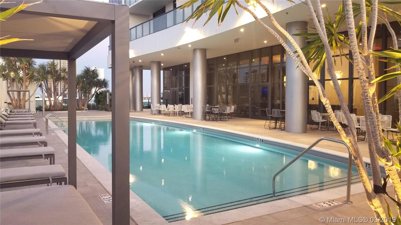CANVAS COMDOMINIUM - Residential Lease