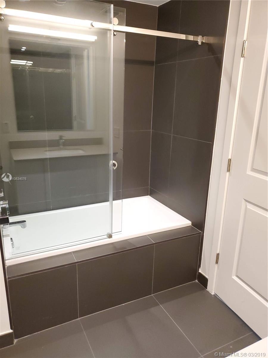 CANVAS COMDOMINIUM - Residential Lease