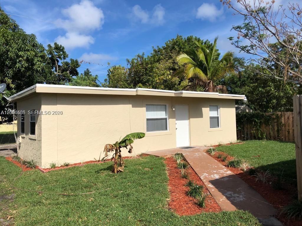 Photo of 2431 Plunkett St #rear, Hollywood, FL 33020 (MLS # A12000538)