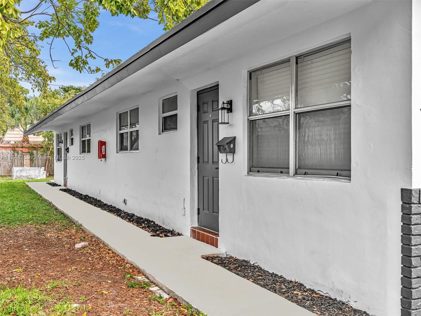 Rental Property at 329 Sw 1st Ct 2, Pompano Beach, Broward County, Florida - Bedrooms: 2 
Bathrooms: 1  - $2,200 MO.