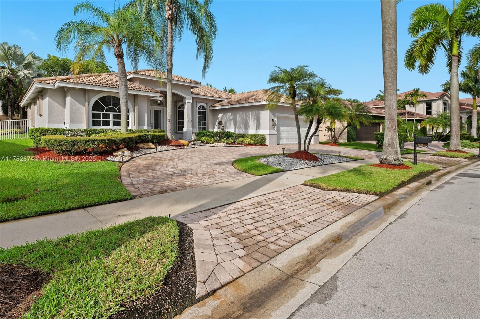 1807 Victoria Pointe Cir