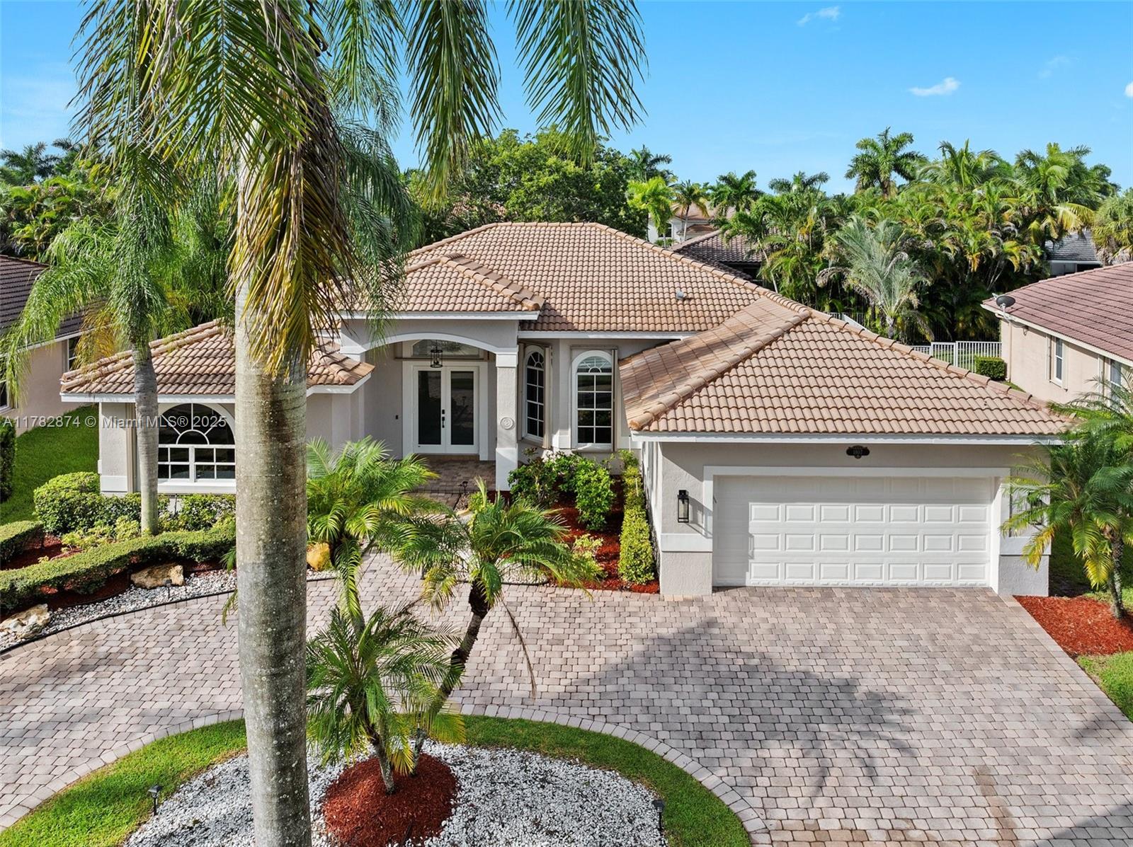 1807 Victoria Pointe Cir, Weston, Broward County, Florida - 4 Bedrooms  
3 Bathrooms - 