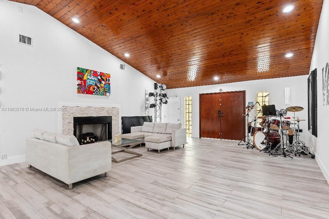 FLA FRUIT LANDS CO - Residential