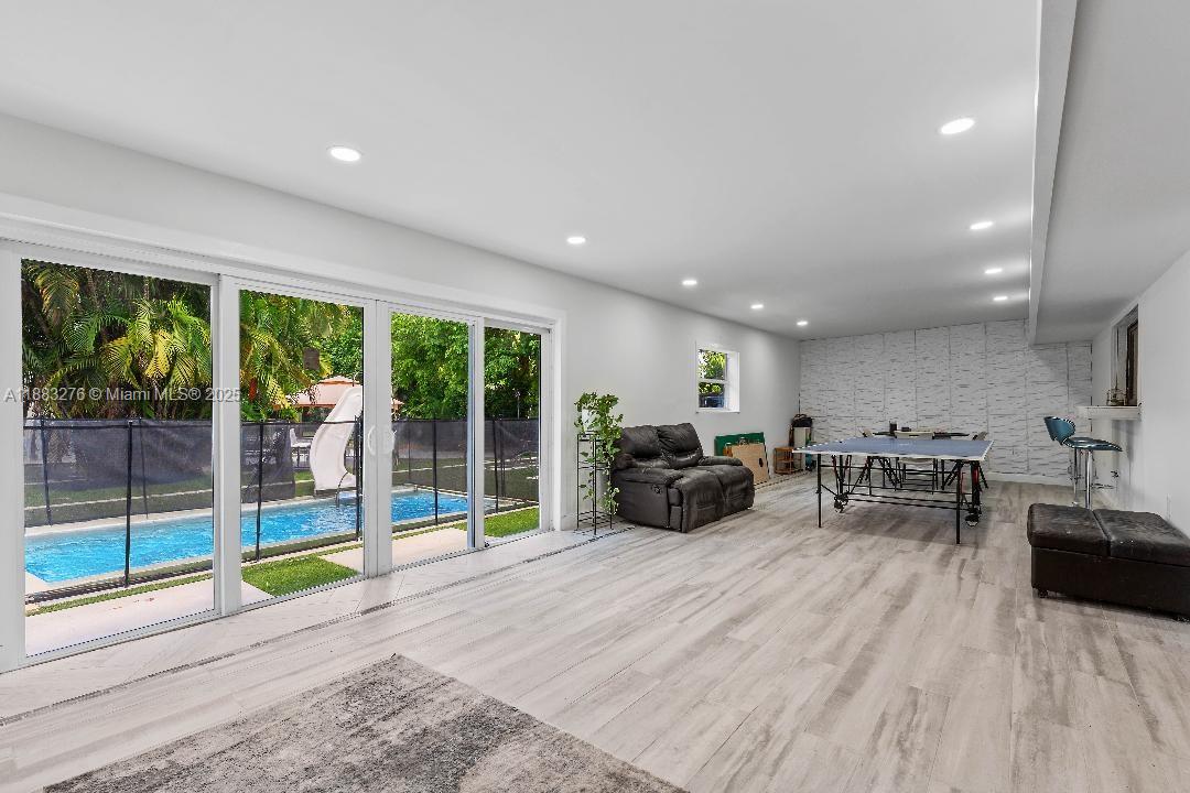 FLA FRUIT LANDS CO - Residential