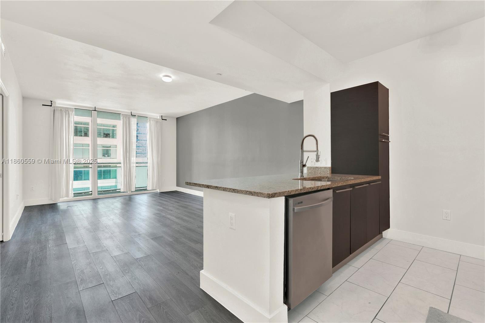 950 Brickell Bay Dr 802