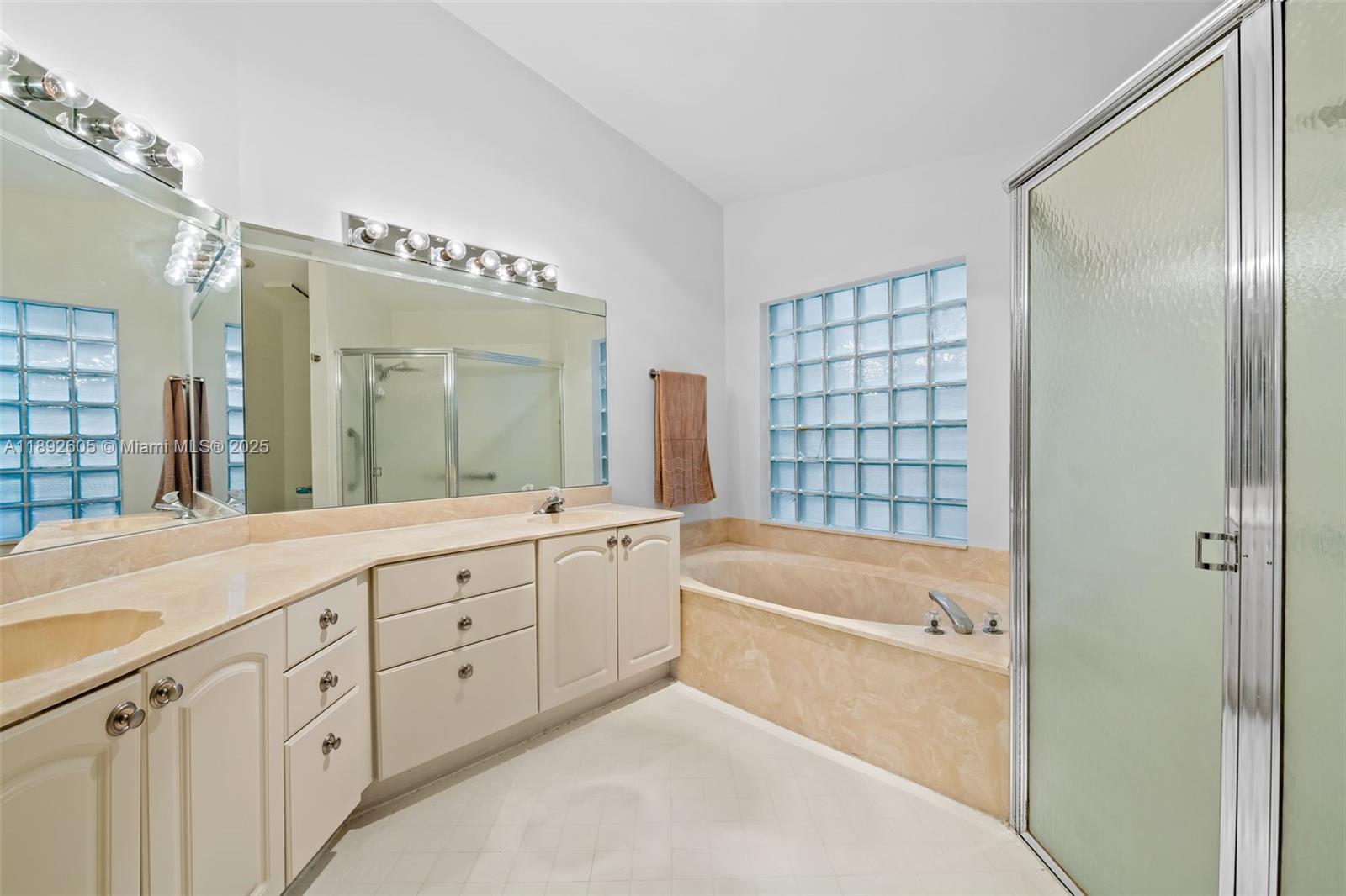 PALM ISLES - Residential Lease