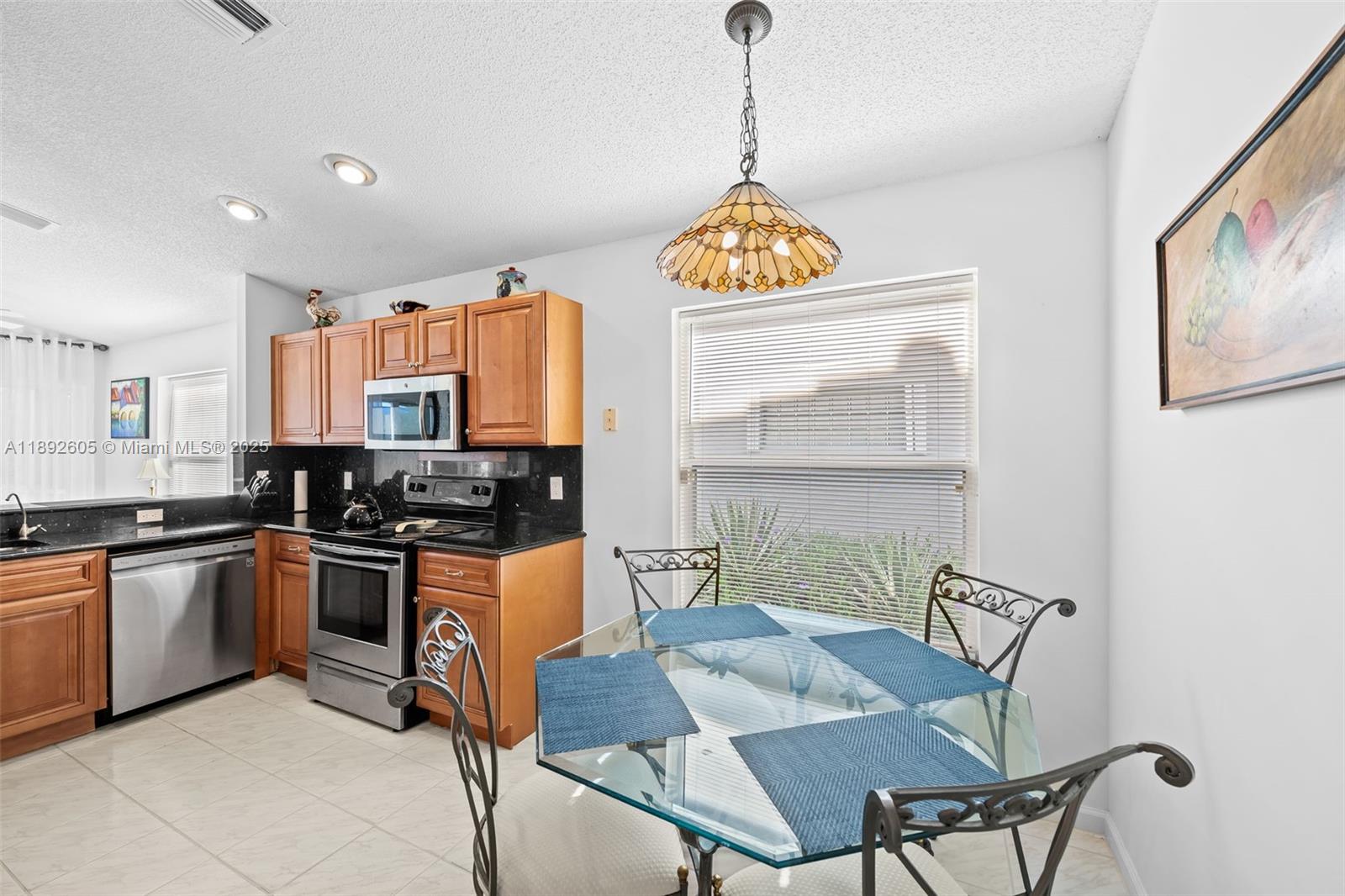 PALM ISLES - Residential Lease