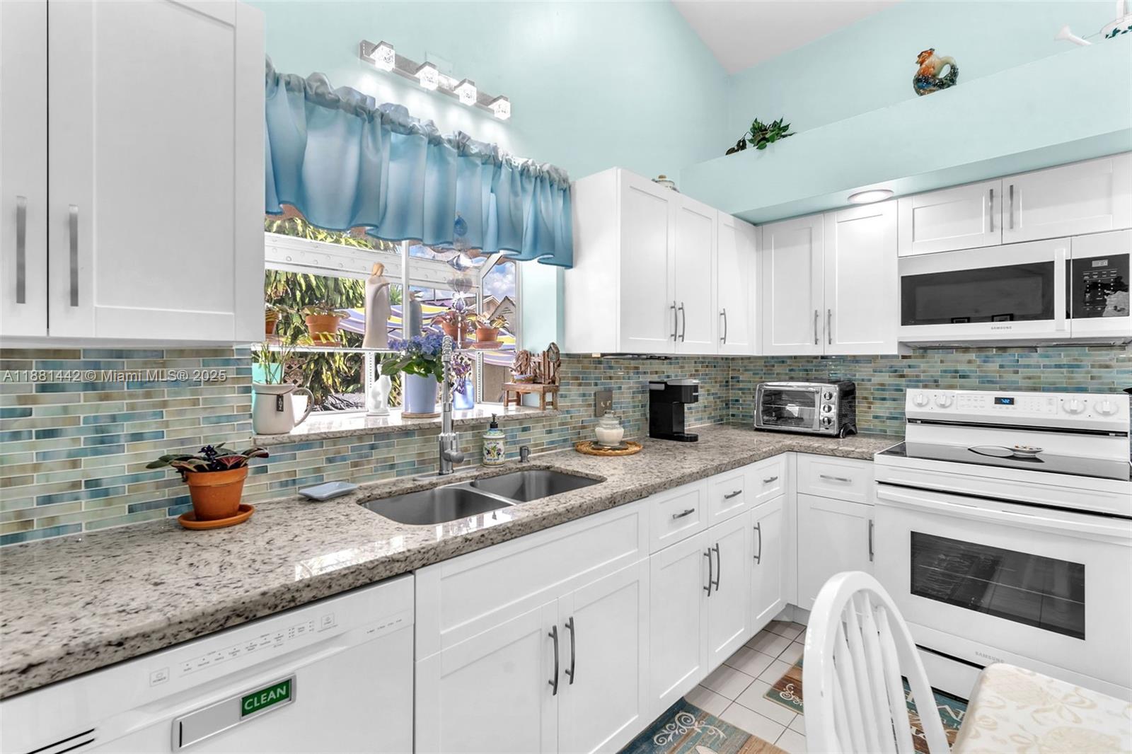 COUNTRYSIDE WEST - Residential