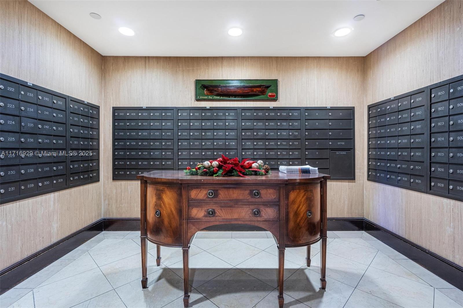 THE EMERALD BAY Key Colony - Residential