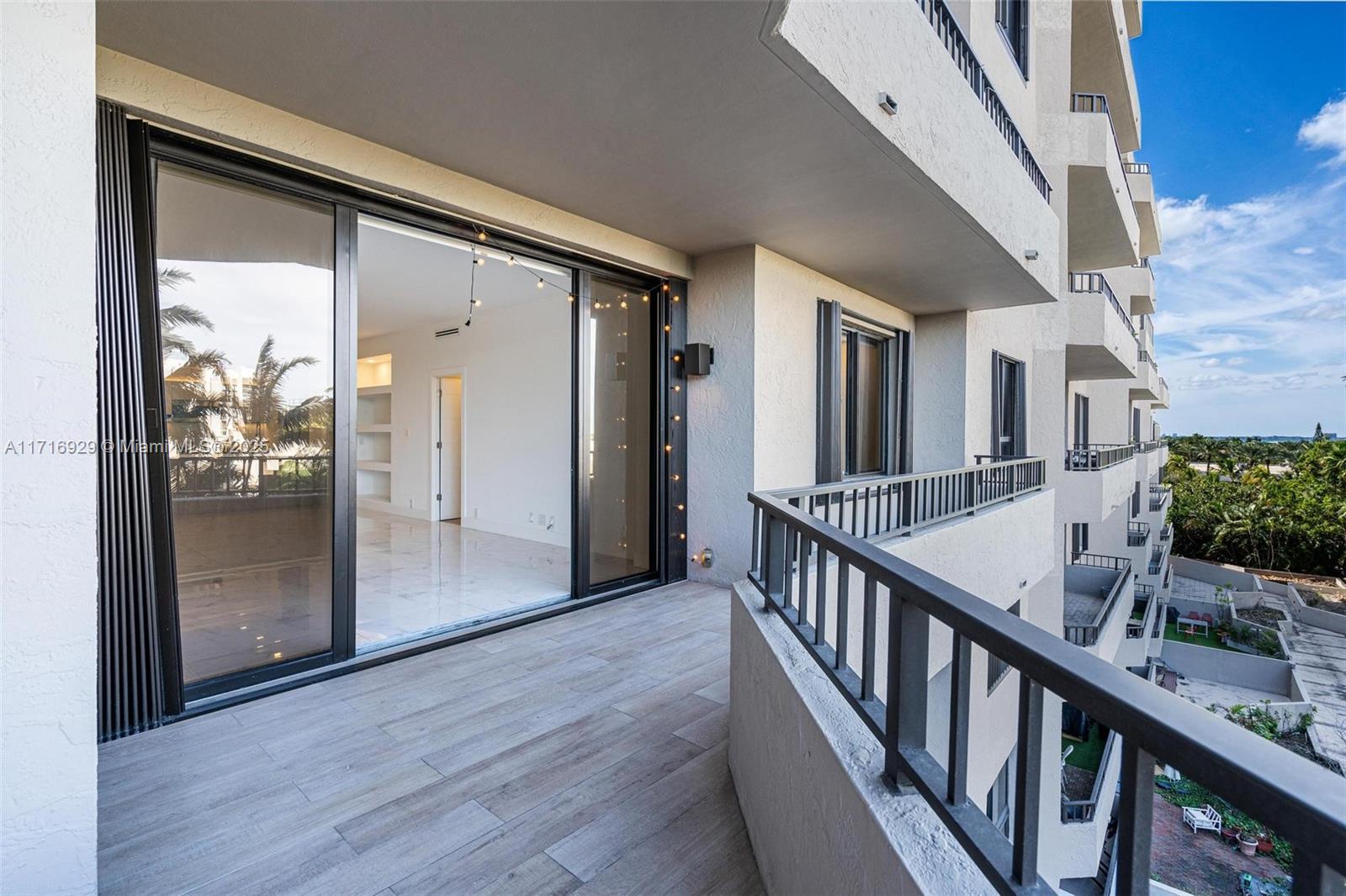 THE EMERALD BAY Key Colony - Residential