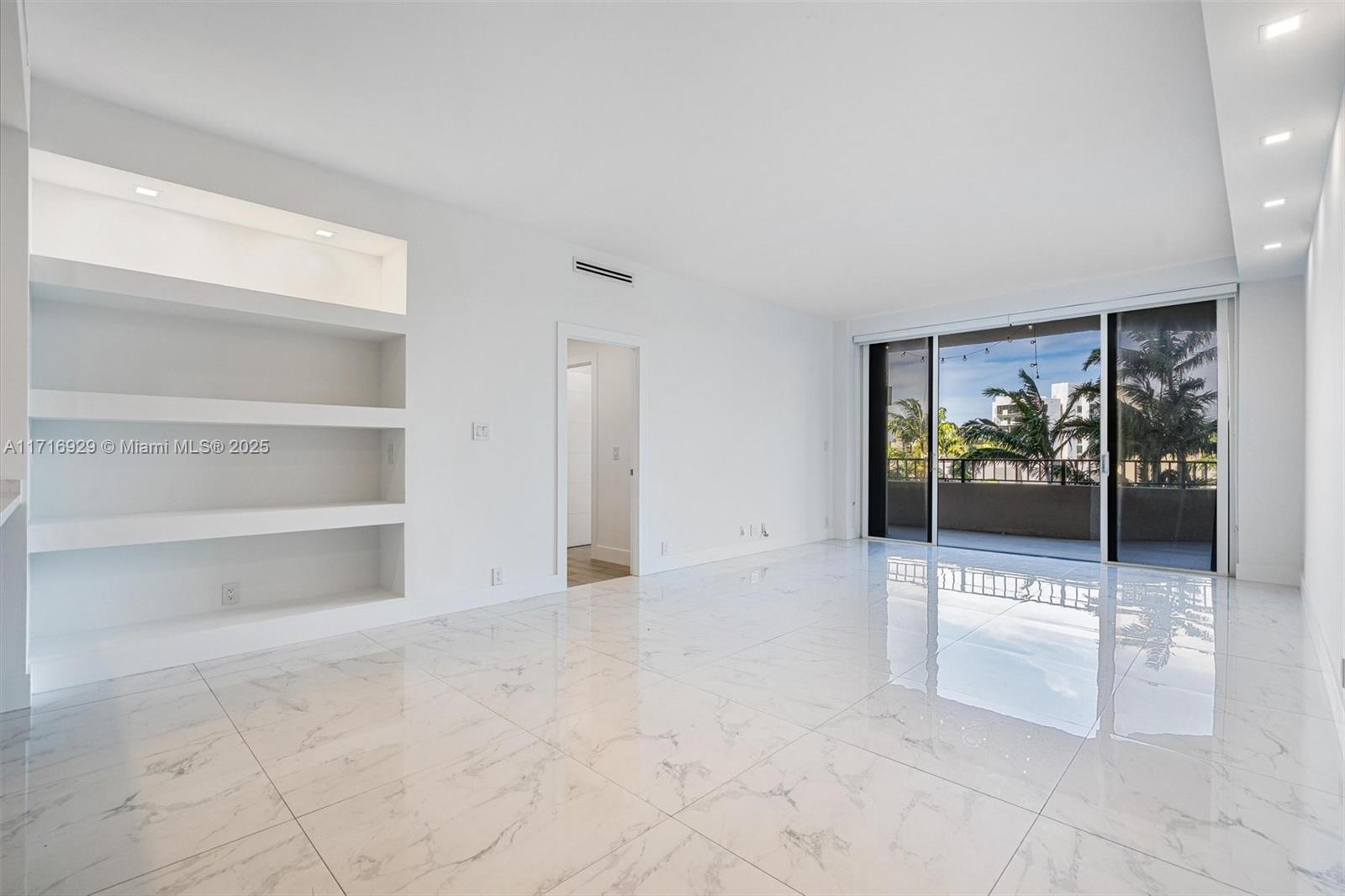 THE EMERALD BAY Key Colony - Residential