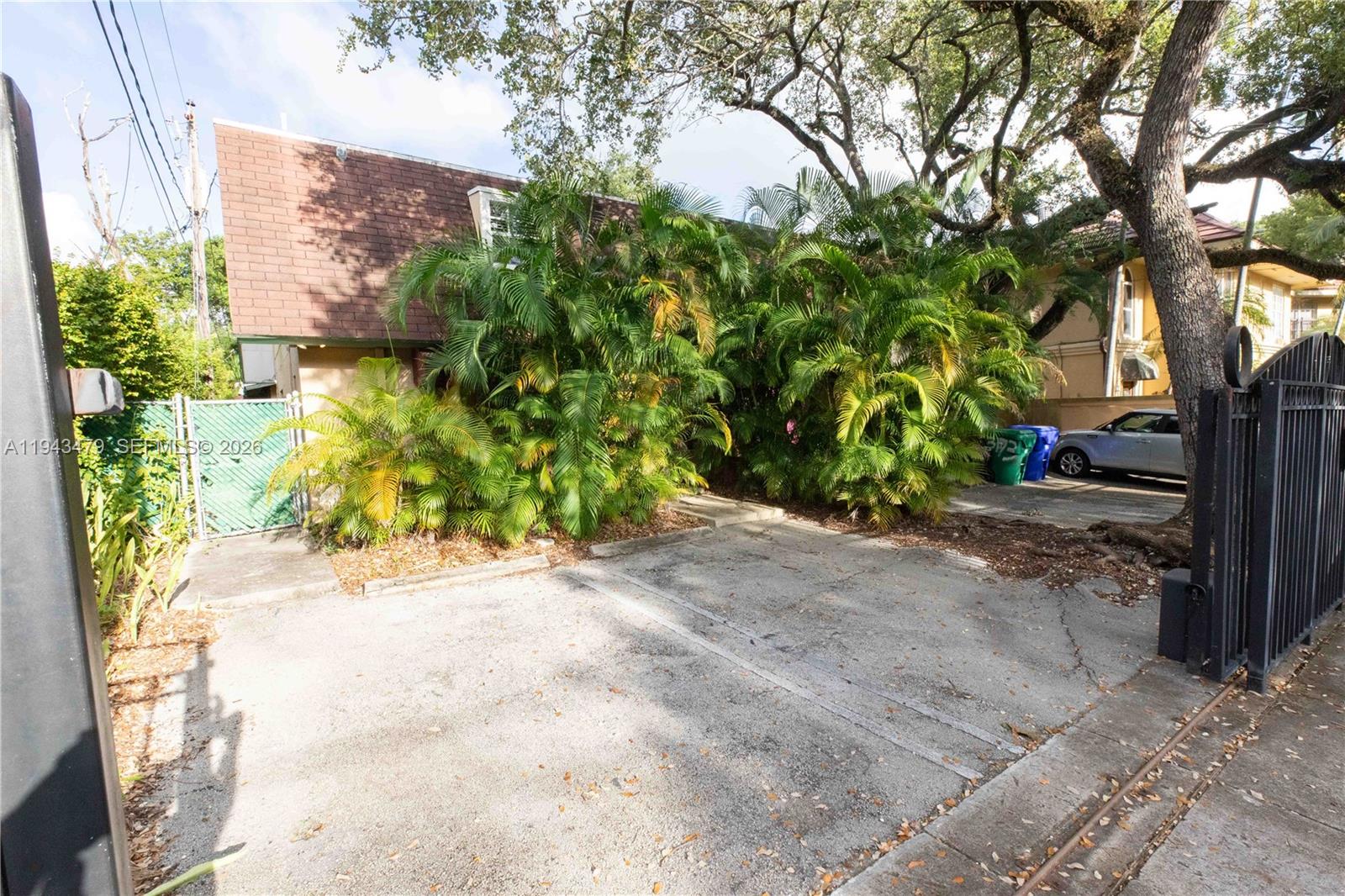 PENT HOMESTEAD - Residential Lease