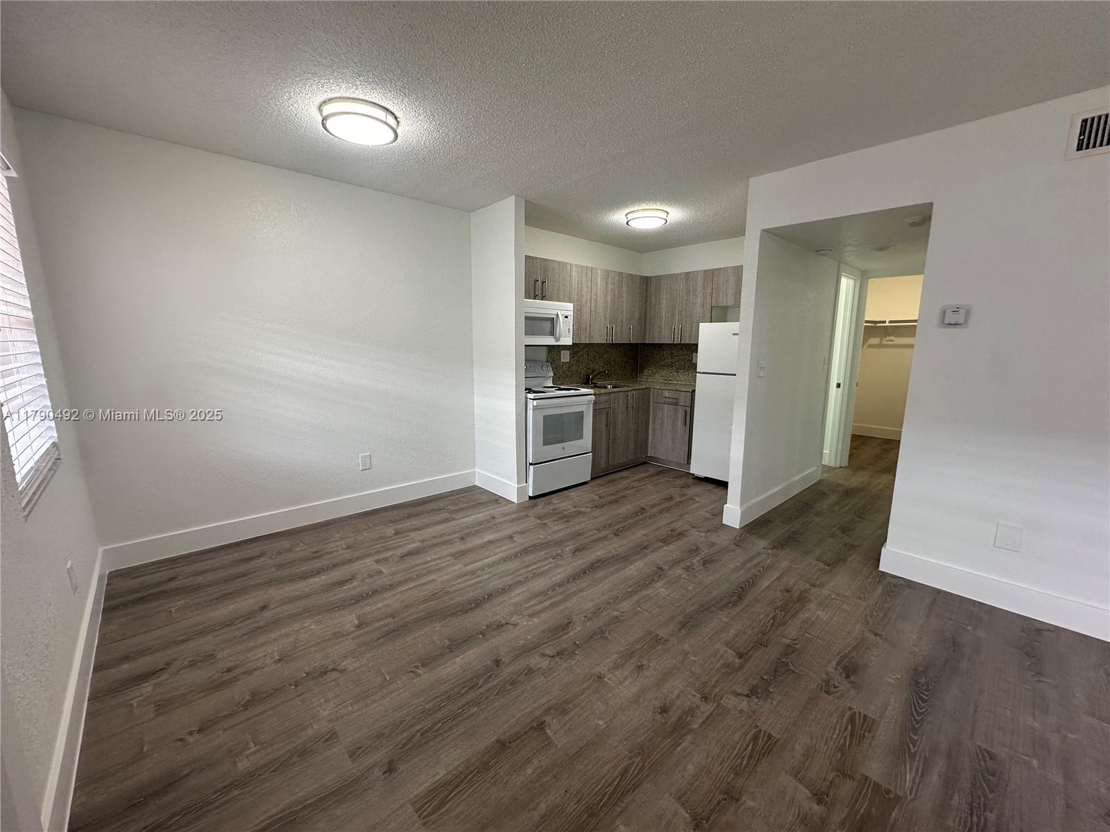 Rental Property at 2910 Pierce St 206, Hollywood, Broward County, Florida - Bedrooms: 1 
Bathrooms: 1  - $1,650 MO.