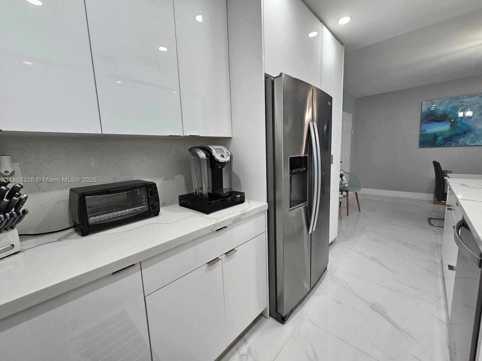 WAVE CONDO - Residential Lease