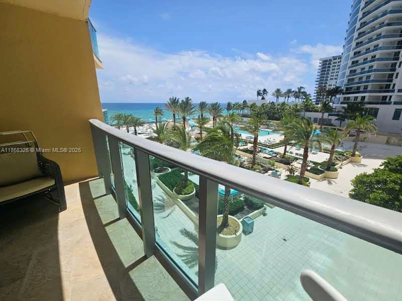 WAVE CONDO - Residential Lease