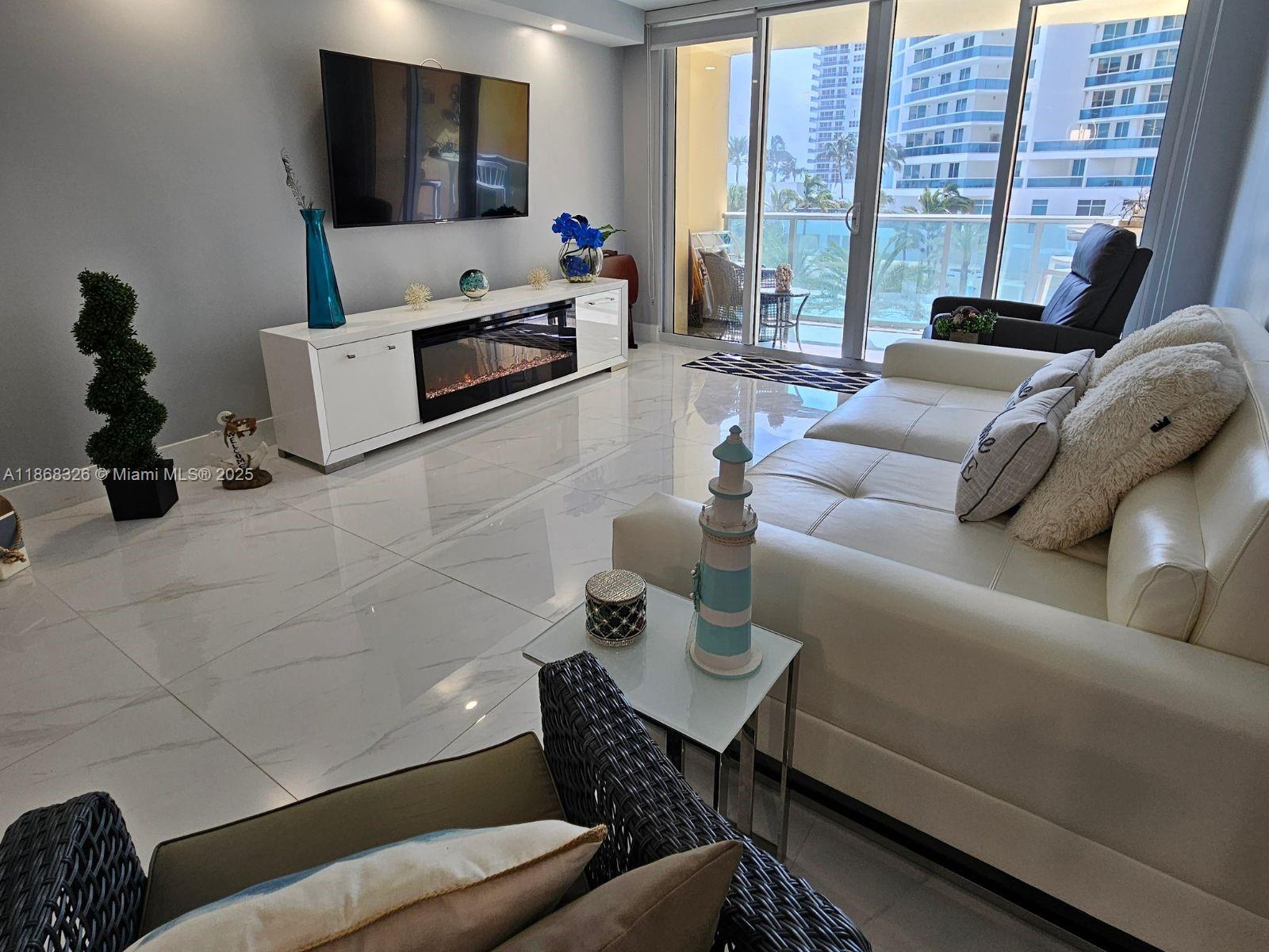 WAVE CONDO - Residential Lease