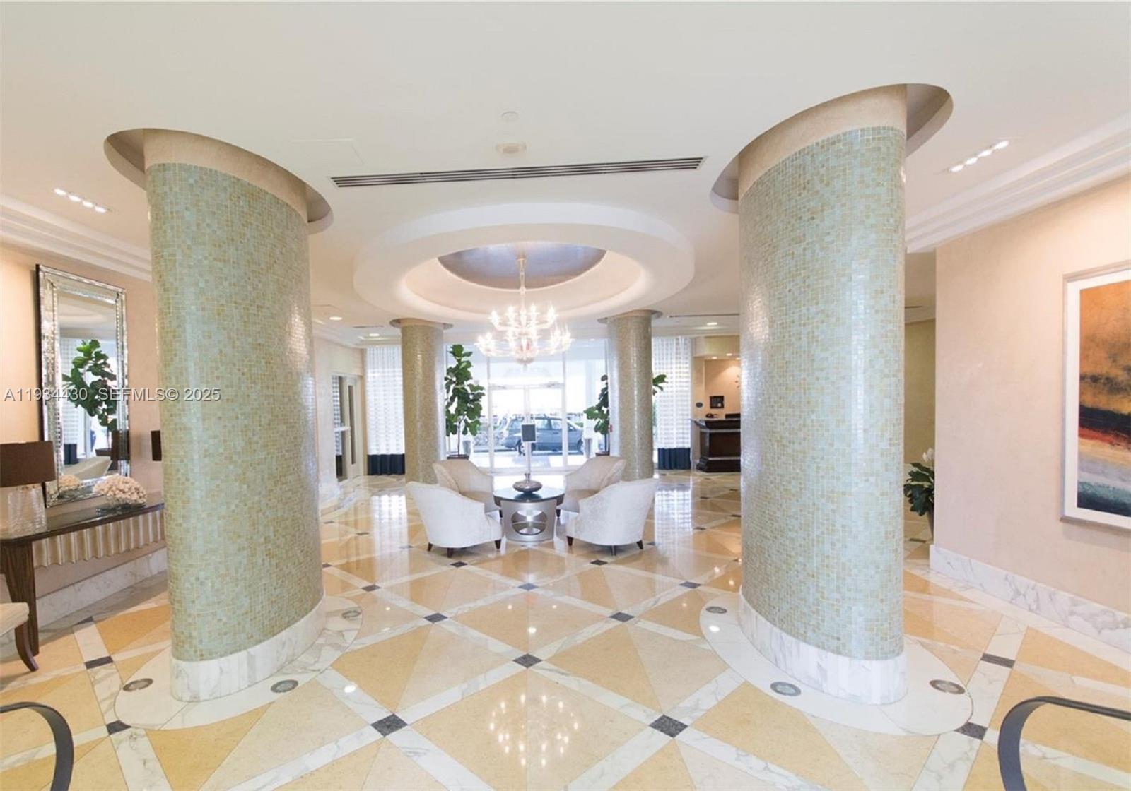 THE COLLINS CONDO - Residential