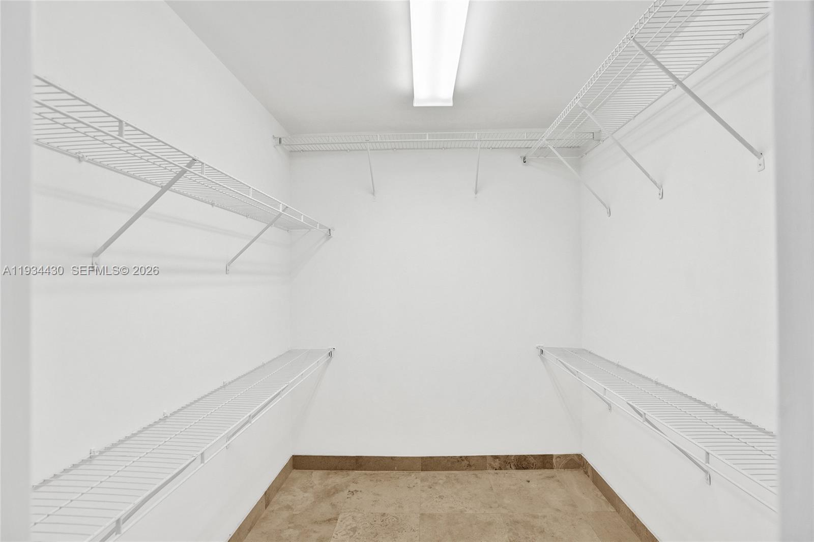 THE COLLINS CONDO - Residential