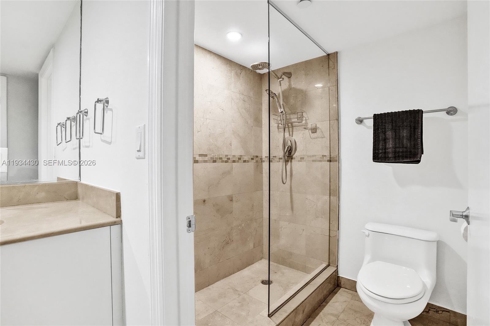 THE COLLINS CONDO - Residential