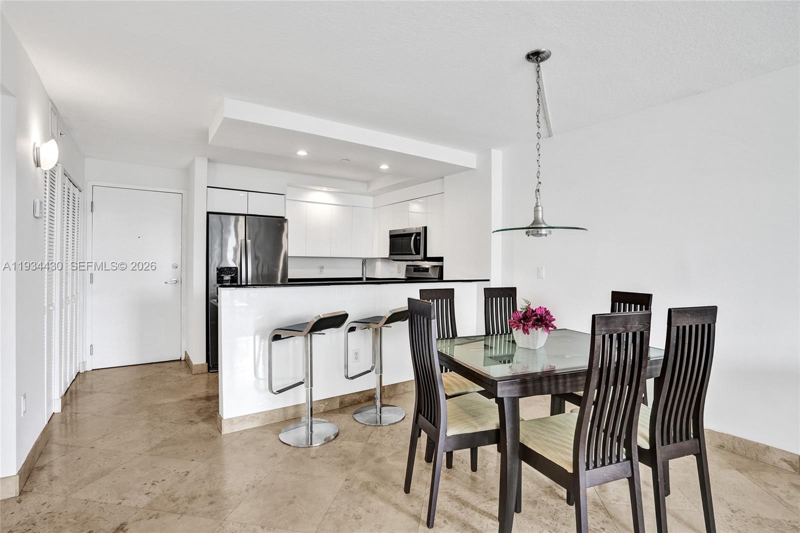 THE COLLINS CONDO - Residential